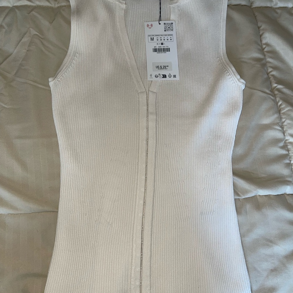 Zara V Neck Sleeveless White Ribbed Top